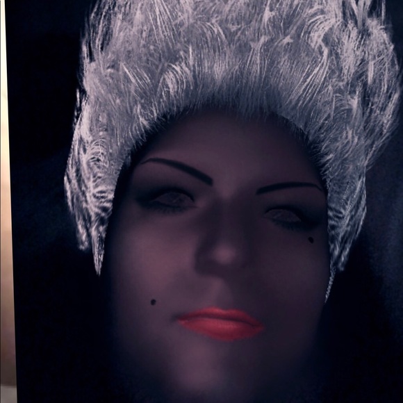 Meet your Posher, Janet - Picture 1 of 1